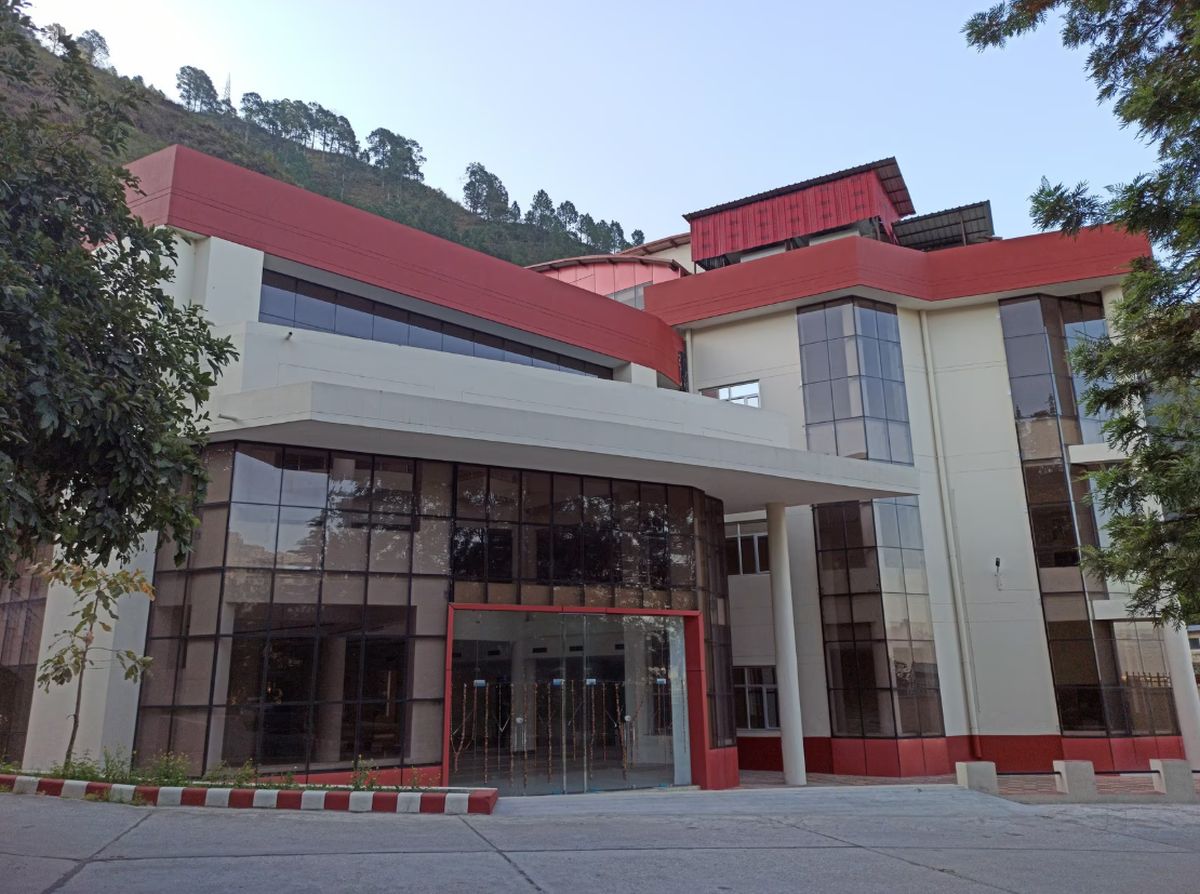 राजकीय मेडिकल कॉलेजों में 365 असिस्टेंट प्रोफेसर भर्ती | Uttarakhand Update