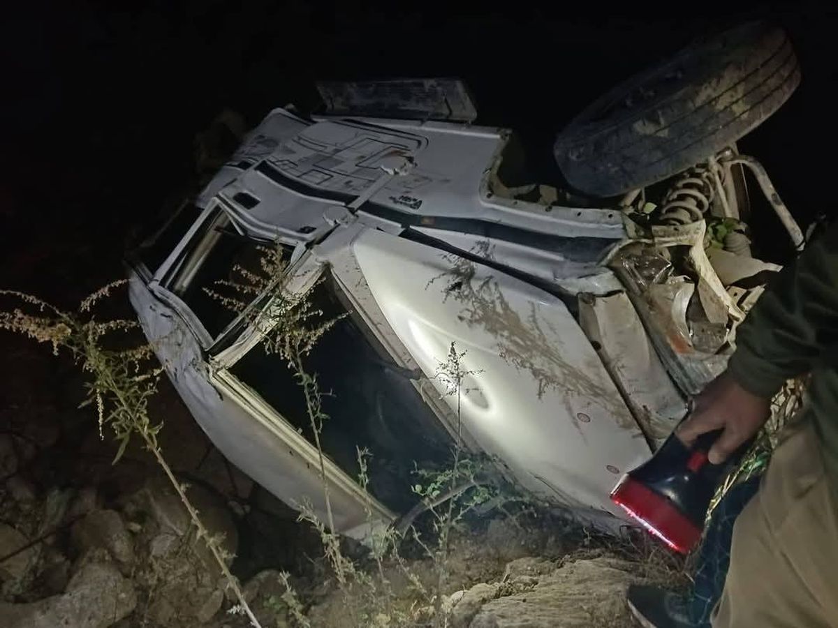 थराली में 100 मीटर गहरी खाई में गिरा वाहन, दो की हालत गंभीर 1 चमोली थराली में बड़ा सड़क हादसा | वाहन खाई में गिरा