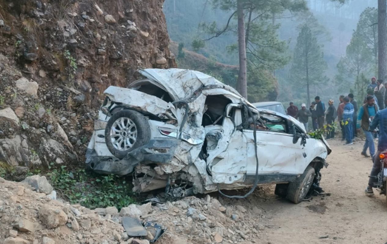 शादी समारोह से लौटते समय कार अनियंत्रित होकर खाई में गिरी, थराली में तीन मौतें