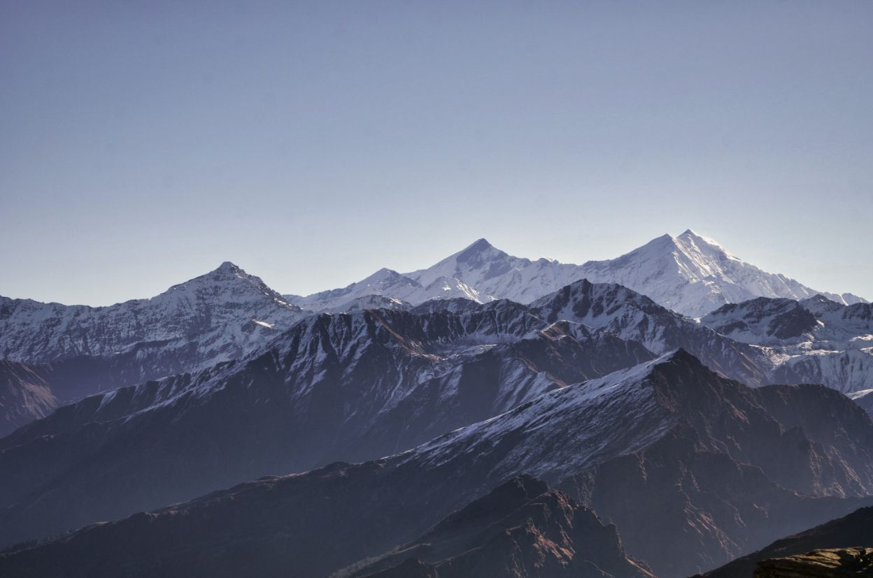 जहां दिसंबर में जमी रहती थी बर्फ, वहां भड़की जंगल की आग
