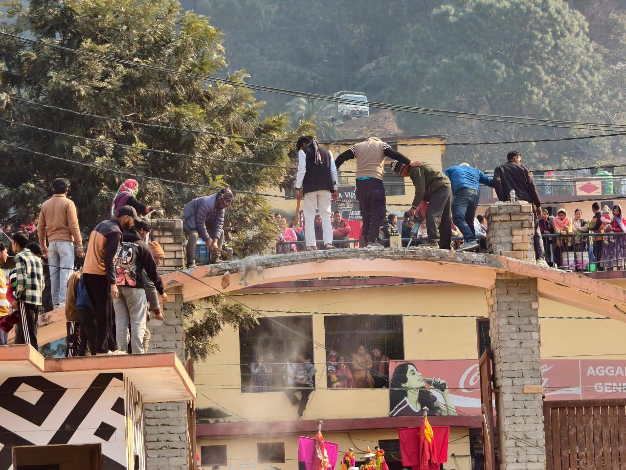 मकर संक्रांति पर अगस्त्यमुनि में डोली यात्रा विवाद