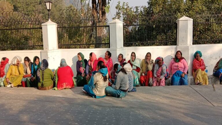 अगस्त्यमुनि घटनाक्रम के बाद डीएम से मंदिर समिति की वार्ता, 52 पर मुकदमा दर्ज 10 अगस्त्यमुनि दिवारा यात्रा विवाद | डीएम से मंदिर समिति की वार्ता