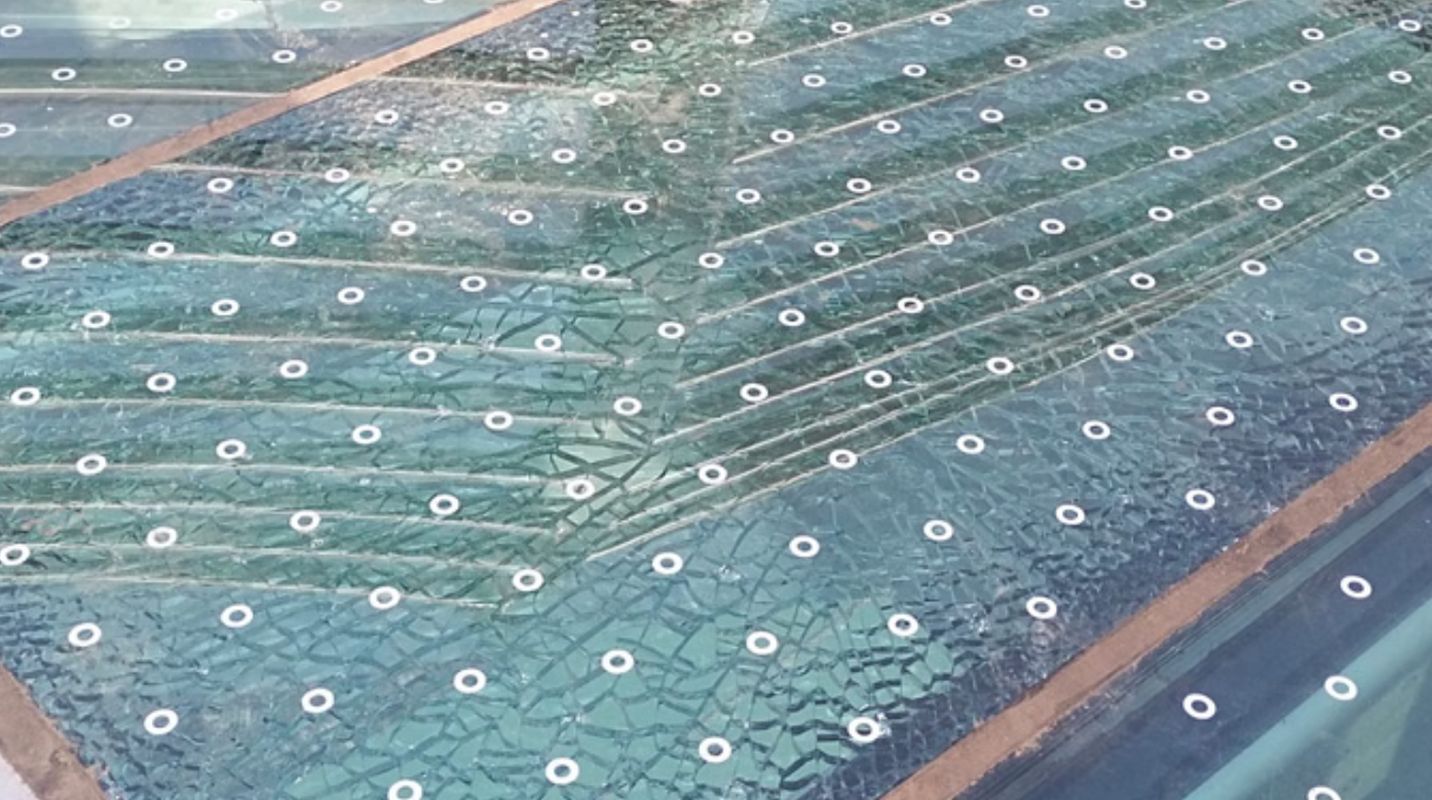 ऋषिकेश के बजरंग सेतु पर पर्यटकों का हुड़दंग, फिर टूटा कांच 1 बजरंग सेतु पर पर्यटकों का हुड़दंग