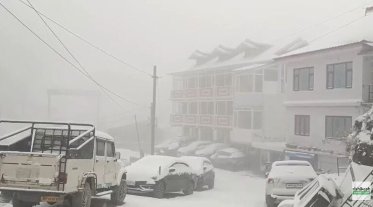 चकराता–त्यूणी मार्ग बर्फबारी से बंद | 30 KM सड़क पर जमी बर्फ