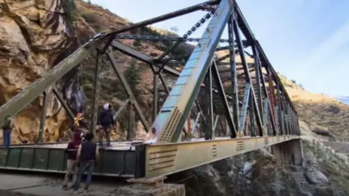 चमोली में मलारी हाईवे पर 104 मीटर लंबा स्टील ब्रिज तैयार, सीमा क्षेत्रों को मिलेगी मजबूती 1 नीति घाटी के लिए बड़ी सौगात: मलारी राष्ट्रीय राजमार्ग पर नया स्टील ब्रिज