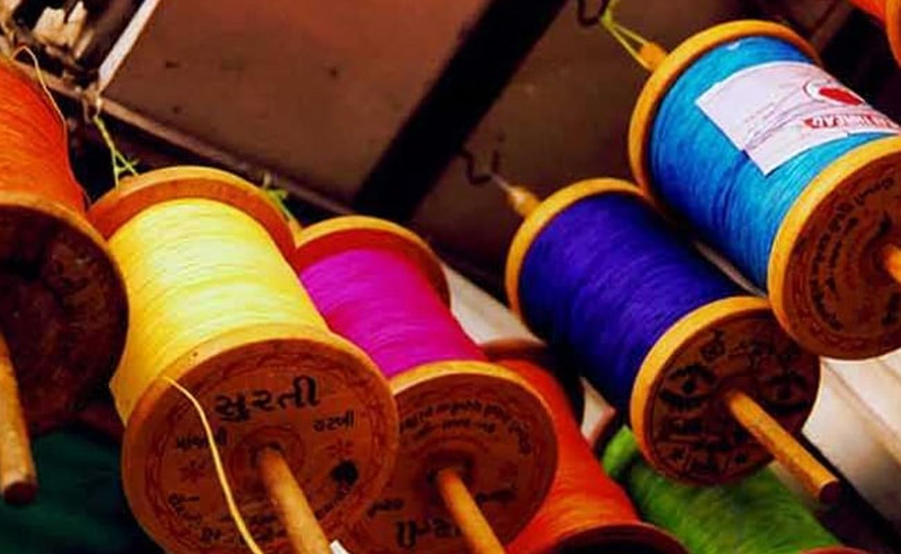 पलटन बाजार में चीनी मांझा बिकता मिला, प्रतिबंध के बावजूद 25 रुपये में चकरी 1 चीनी मांझा