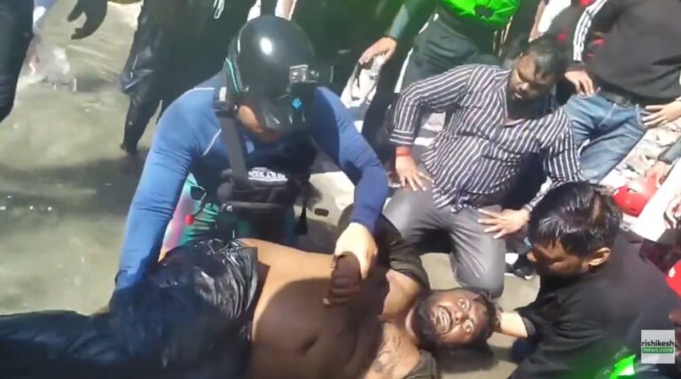 ऋषिकेश में गंगा में डूबते पर्यटक की जान बची