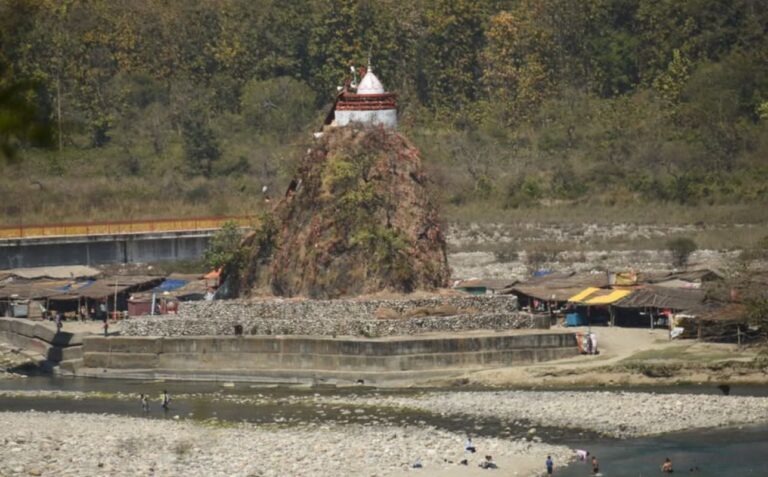 कॉर्बेट का दुर्गादेवी जोन: जहां जंगल सफारी के साथ आस्था का भी मिलता है अनुभव 6 कॉर्बेट दुर्गादेवी जोन | जंगल सफारी और मंदिर दर्शन एक साथ