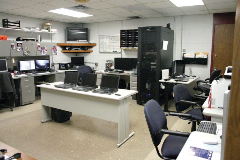 उत्तराखंड में पेयजल सुरक्षा की बड़ी पहल, 27 लैब में शुरू होगी माइक्रोबायोलॉजी जांच 2 उत्तराखंड में पेयजल को लेकर बड़ा फैसला | अब होगी माइक्रोबायोलॉजी जांच