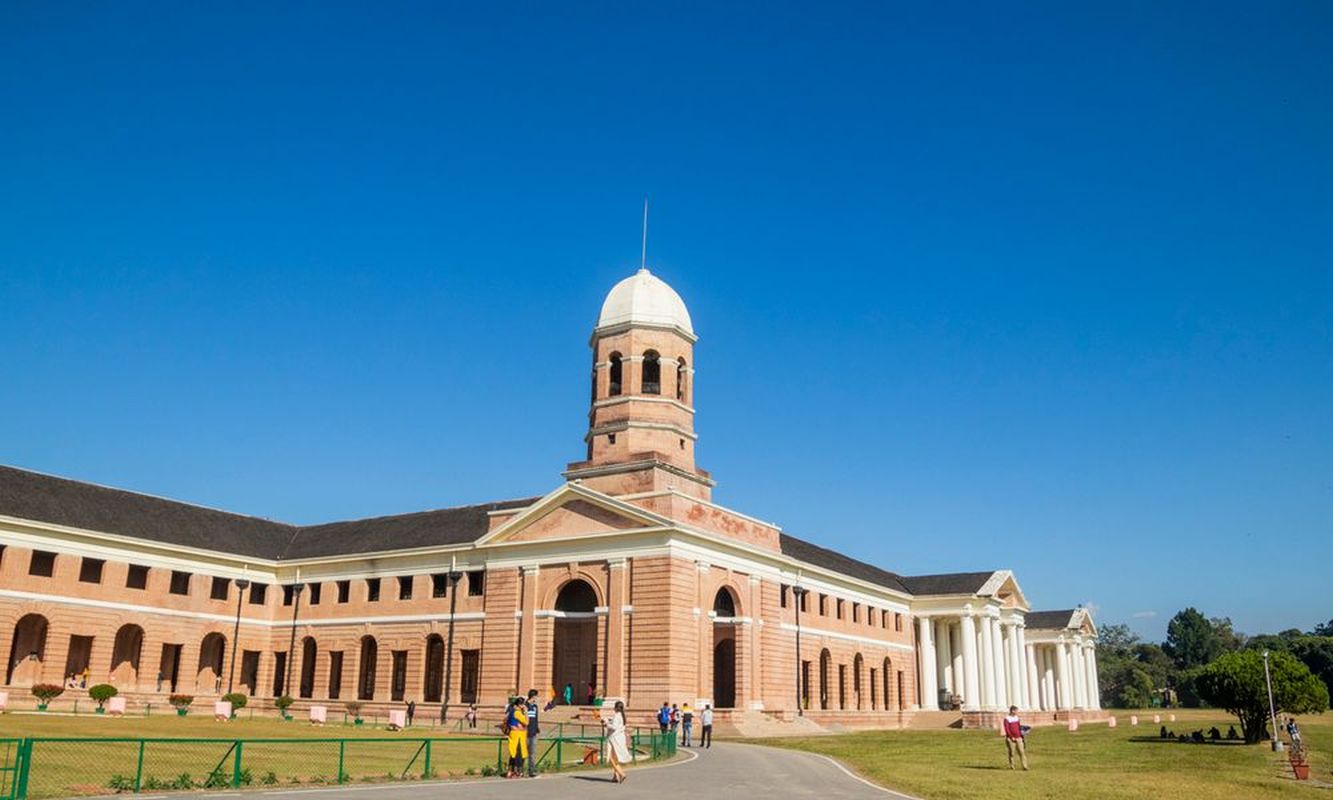 देहरादून FRI में पर्यटकों की एंट्री बंद | जानिए वजह