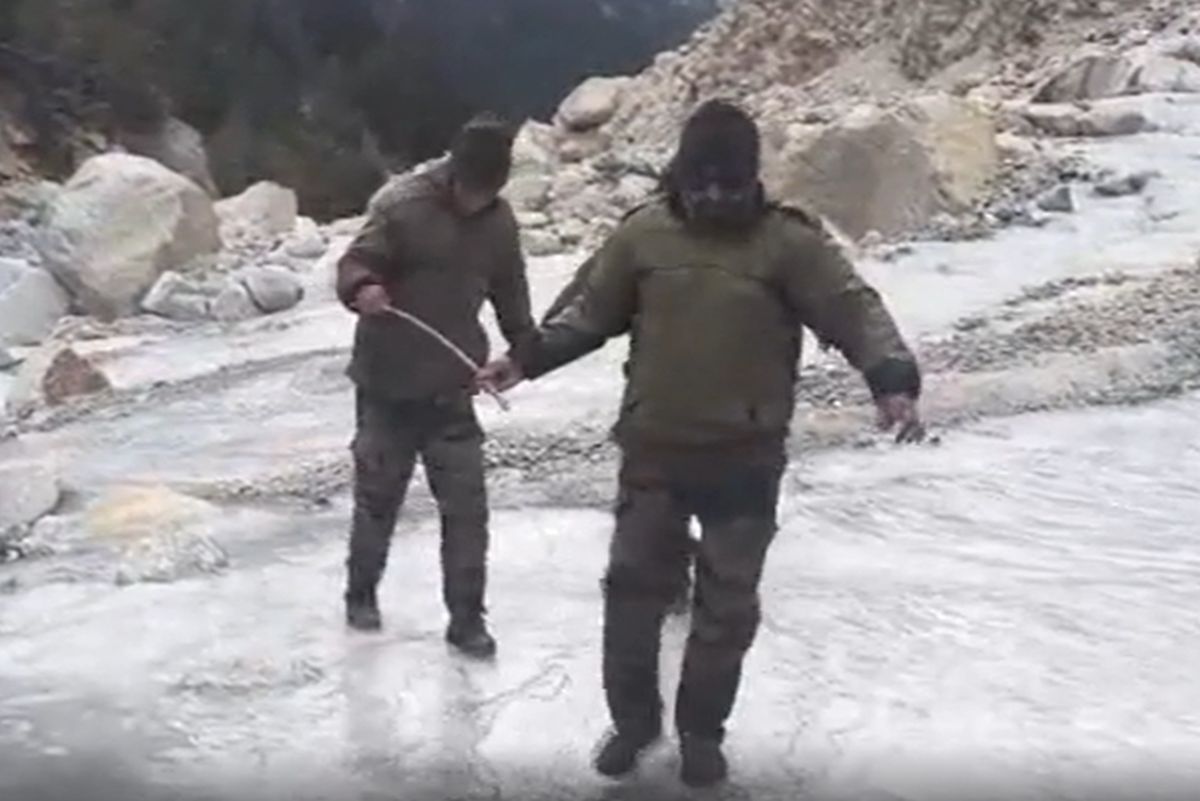 उत्तरकाशी में बिना बर्फबारी जम गईं नदियां, गंगोत्री में माइनस 12 डिग्री तक तापमान 1 गंगोत्री में बिना बर्फबारी जमी नदियां | माइनस 12 डिग्री ठंड | Uttarakhand Weather