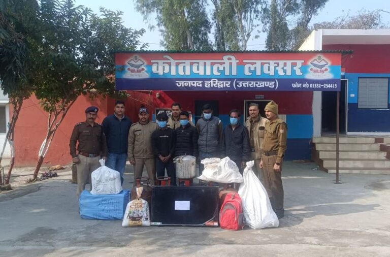 लक्सर में स्कूल–आंगनबाड़ी चोरी गिरोह का भंडाफोड़, चार शातिर गिरफ्तार 2 लक्सर पुलिस का बड़ा खुलासा | स्कूल–आंगनबाड़ी चोरी गिरोह गिरफ्तार