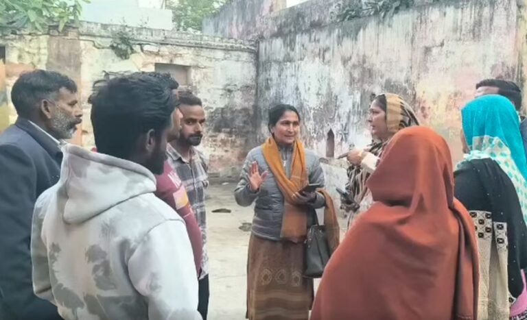 लक्सर में राशन घोटाले की जांच के दौरान हंगामा, महिला डीलर पर हाथापाई का आरोप 2 लक्सर राशन दुकान विवाद