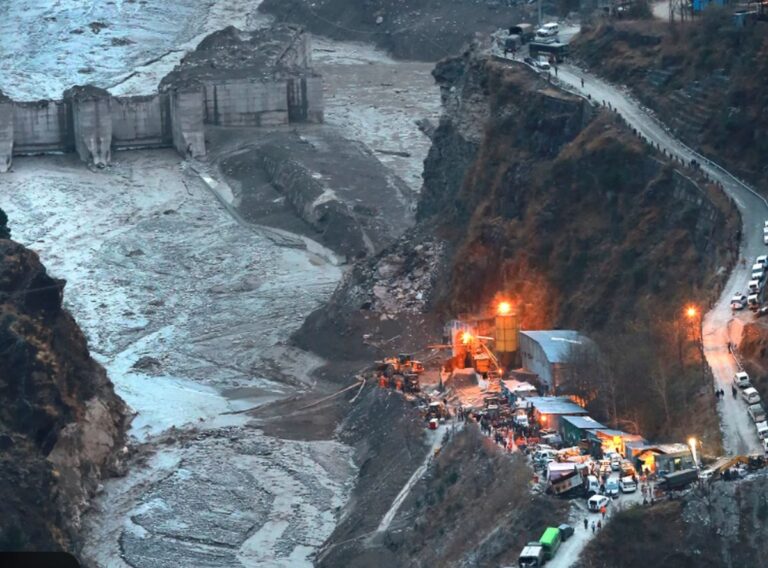 प्री-बजट बैठक में उत्तराखंड ने रखी विकास की मांगें, 8000 करोड़ की वीजीएफ फंडिंग का अनुरोध 8 नई दिल्ली में प्री-बजट बैठक, उत्तराखंड ने रखीं जल, पर्यटन और आपदा से जुड़ी मांगें