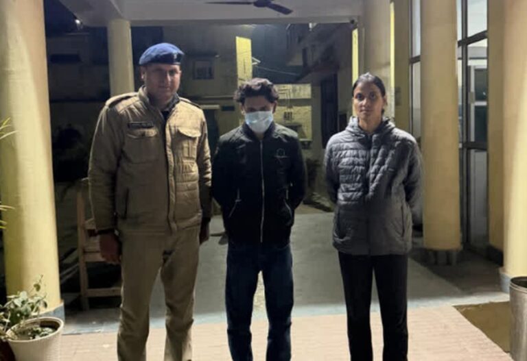 खटीमा में धर्म छुपाकर युवती से दुष्कर्म के प्रयास का आरोपी गिरफ्तार 12 खटीमा केस: धर्म छुपाकर युवती से दुष्कर्म के प्रयास का आरोपी गिरफ्तार