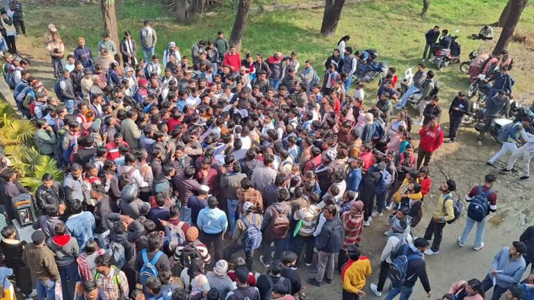 लक्सर में रोजगार मेले में उमड़ी युवाओं की भीड़, 1170 को मिला रोजगार 5 लक्सर रोजगार मेला