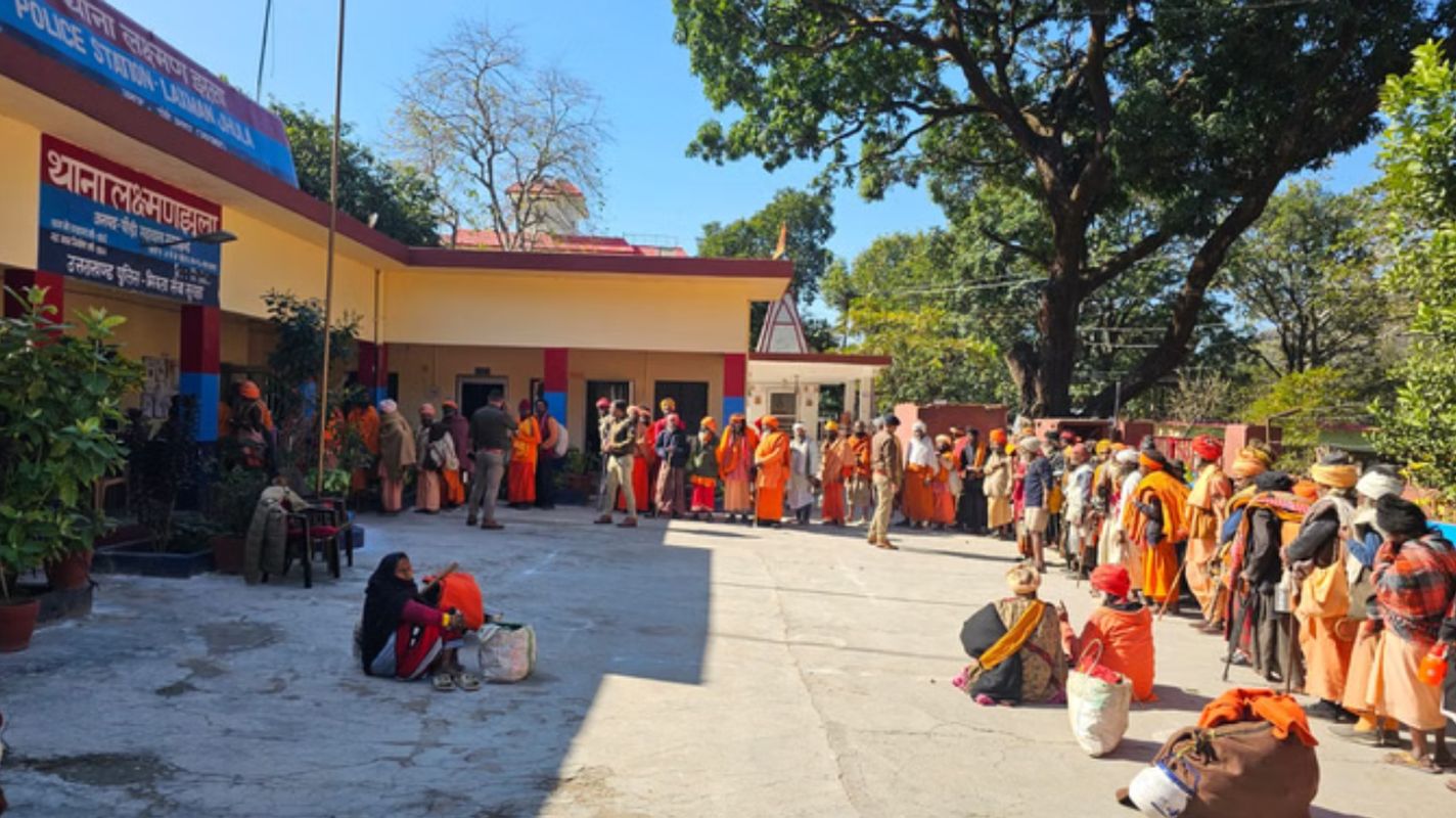 पर्यटन सीजन को देखते हुए स्वर्गाश्रम में चला सत्यापन अभियान