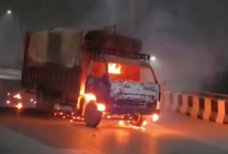 हर्रावाला क्षेत्र में ट्रक में आग, बड़ा हादसा टला