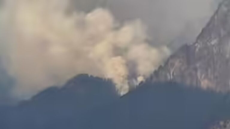 उत्तरकाशी में वनाग्नि पर काबू, लेकिन धुएं से अब भी बढ़ी लोगों की परेशानी 4 उत्तरकाशी में वनाग्नि पर काबू | धुएं से बढ़ी परेशानी