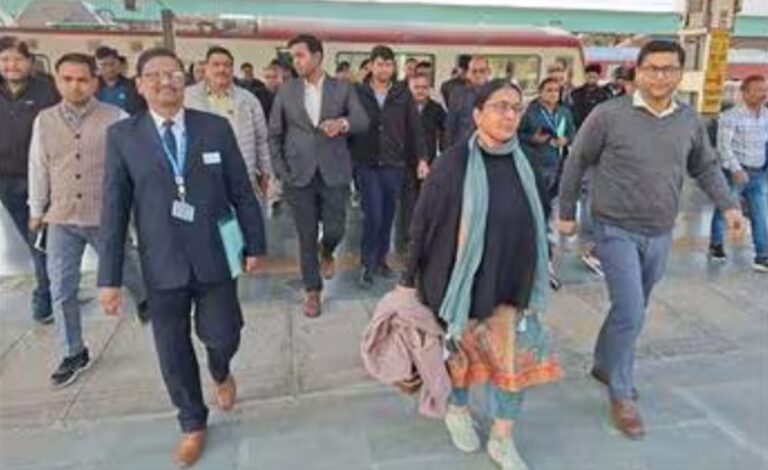 कुंभ यातायात की तैयारी पर सवाल, डीआरएम ने मानी व्यवस्थाएं अपर्याप्त