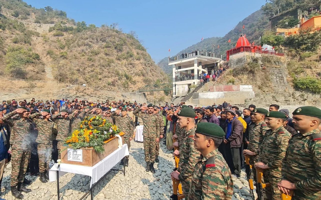 रुद्रप्रयाग के शहीद रविंद्र सिंह को आखिरी सलामी | सैन्य सम्मान के साथ अंतिम विदाई