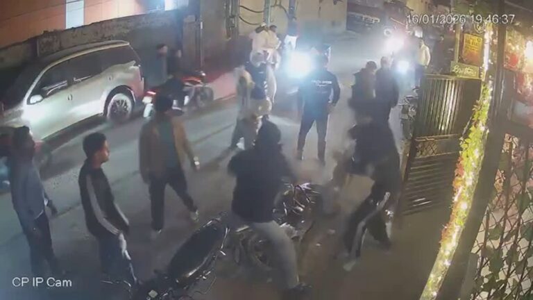 सेलाकुई छात्र हिंसा का CCTV | कैफे में मारपीट, 5 गिरफ्तार