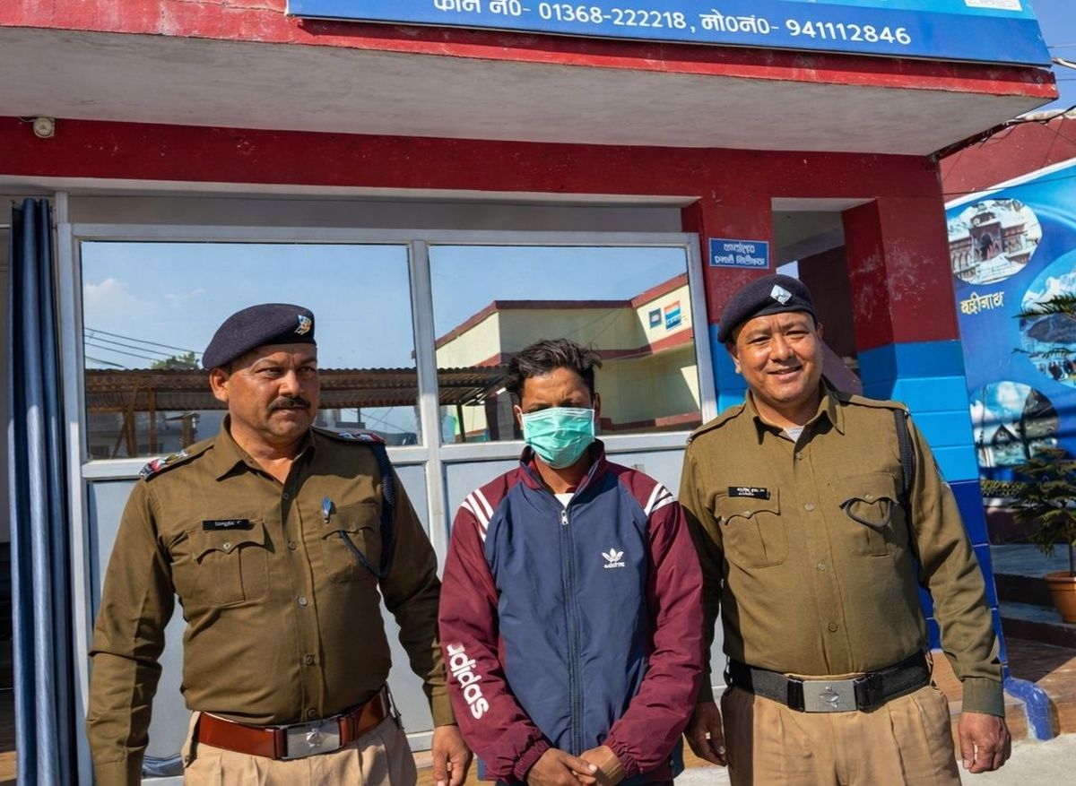 पौड़ी के ग्रामीण क्षेत्र में धारदार हथियार से हमला, युवक का अंगूठा कटा, आरोपी गिरफ्तार 1 पौड़ी में हिंसक झगड़ा | धारदार हथियार से हमला | आरोपी गिरफ्तार