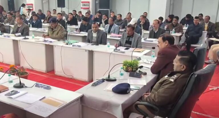 चारधाम यात्रा 2026 की तैयारी शुरू, ऋषिकेश ट्रांजिट कैंप में उच्चस्तरीय बैठक 11 ऋषिकेश में चारधाम यात्रा 2026 को लेकर बड़ा मंथन, सभी विभाग अलर्ट