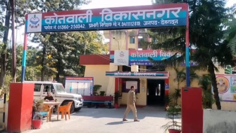 विकासनगर में अडानी सीमेंट गोदाम से 2600 कट्टे चोरी