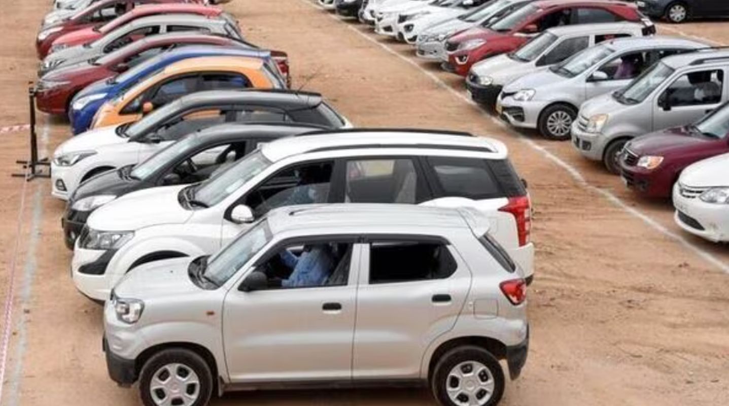 देहरादून में बाहर से एनओसी लाकर वाहन पंजीकरण पर सख्ती, पुलिस सत्यापन अब अनिवार्य 1 देहरादून में वाहन पंजीकरण के नए नियम | पुलिस सत्यापन और जीपीएस अनिवार्य