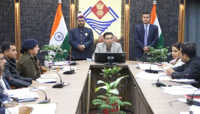 चारधाम यात्रा 2026: देहरादून में 50 पंजीकरण काउंटर, 15 अप्रैल तक तैयारियां पूरी करने के निर्देश 3 चारधाम यात्रा 2026 की तैयारी: देहरादून में 50 पंजीकरण काउंटर, डीएम ने दिए सख्त निर्देश