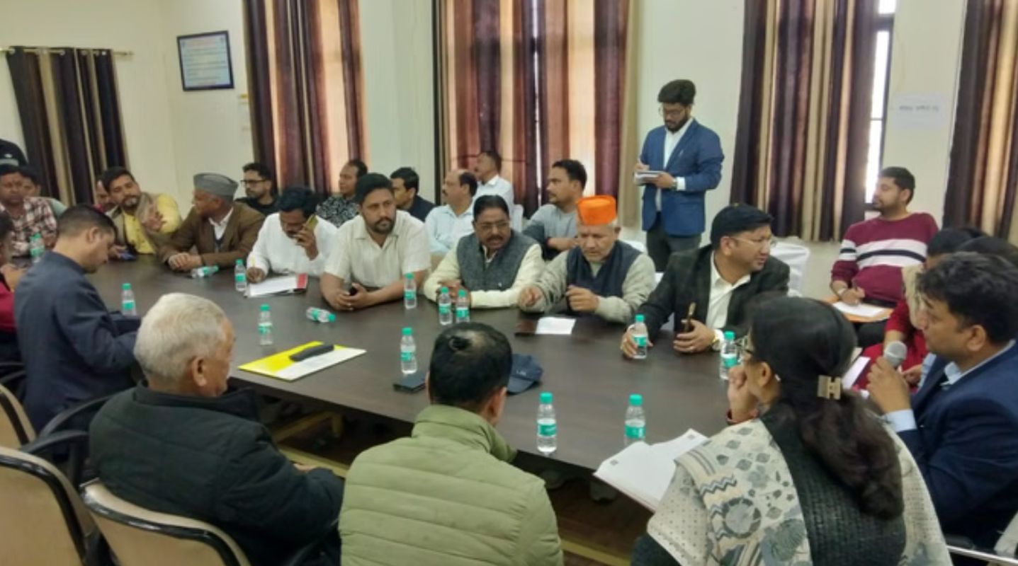 चारधाम यात्रा: ट्रांजिट कैंप में होगी बसों की चेकिंग, ग्रीन कार्ड में संशोधन 1 चेक पोस्ट की भीड़ कम करने के लिए परिवहन विभाग का नया फैसला