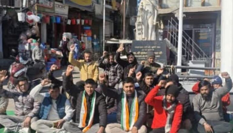 चंपावत में कांग्रेस का जोरदार प्रदर्शन | वीबी-जी राम जी विधेयक पर बवाल