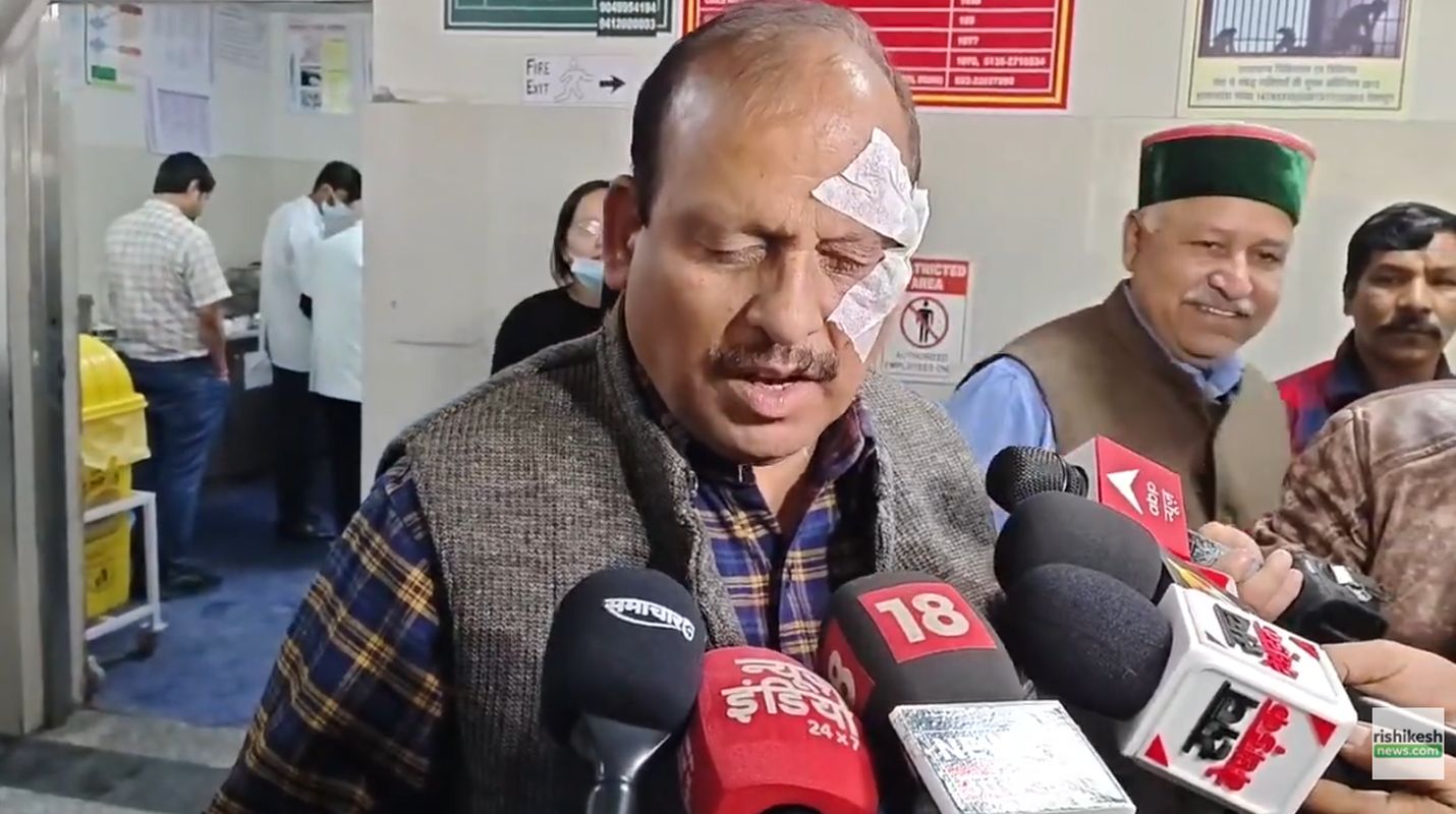 देहरादून में भाजपा विधायक उमेश शर्मा काऊ के खिलाफ एफआईआर दर्ज, मारपीट और धमकी के आरोप 1 देहरादून समाचार, उमेश शर्मा काऊ, शिक्षा निदेशालय विवाद, रायपुर थाना, एफआईआर, राजनीतिक विवाद