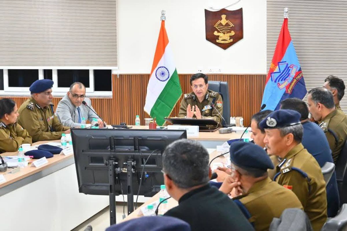 भगवानपुर फायरिंग से देहरादून हत्याकांड तक, पुलिस पर गिरी गाज