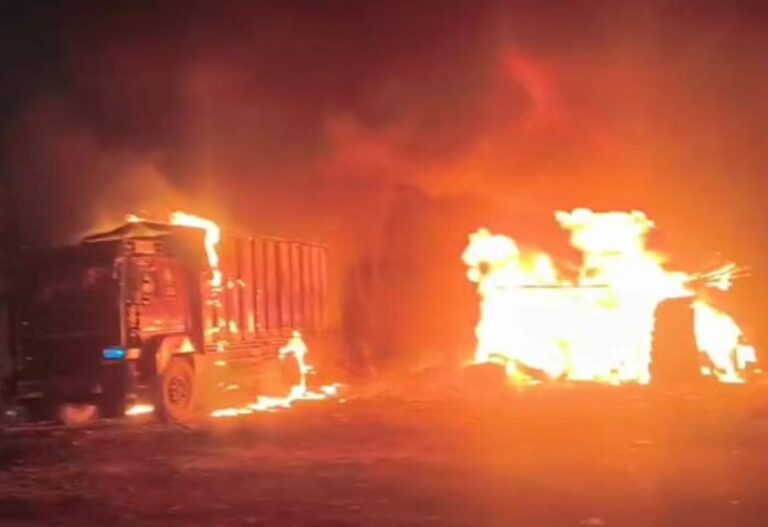 ढालवाला में टायर पंचर की दुकान में भीषण आग | 30 फीट ऊंची लपटें