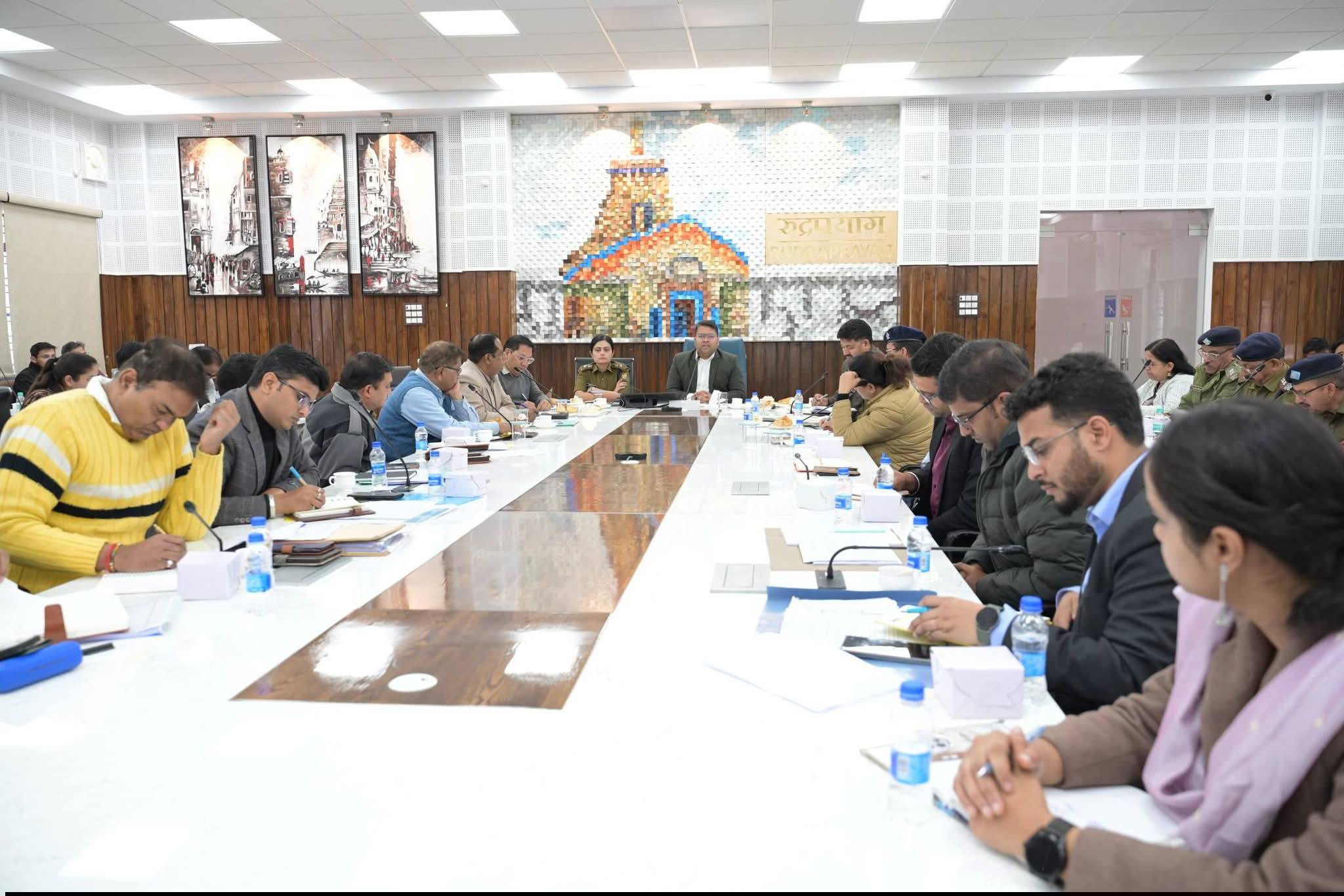 केदारनाथ यात्रा 22 अप्रैल से, प्रशासन ने सुरक्षा और व्यवस्थाओं पर दिए सख्त निर्देश 1 केदारनाथ यात्रा 2026: एलईडी स्क्रीन, हेलीकॉप्टर एंबुलेंस और कड़ी सुरक्षा व्यवस्था