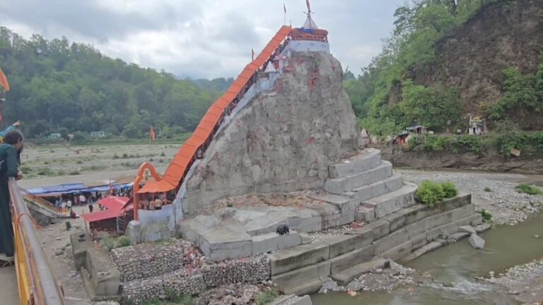 श्रद्धालुओं की सुरक्षा के लिए गर्जिया देवी मंदिर 13 फरवरी तक बंद 5 श्रद्धालुओं की सुरक्षा के लिए गर्जिया देवी मंदिर 13 फरवरी तक बंद