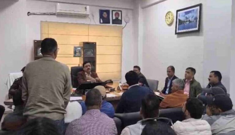 19 अप्रैल से शुरू होगी चारधाम यात्रा, तैयारियों को लेकर गढ़वाल आयुक्त ने की समीक्षा बैठक 3 चारधाम यात्रा 19 अप्रैल से शुरू | तैयारियों पर बड़ी बैठक | ट्रांसपोर्टरों की अहम मांग