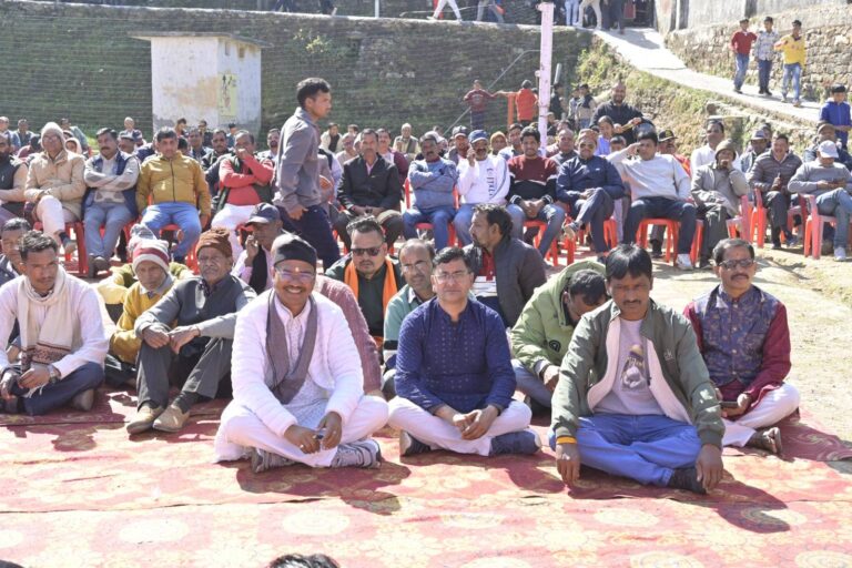 बेरीनाग और रुद्रप्रयाग में हिंदू सम्मेलन, समाज की एकता पर मंथन