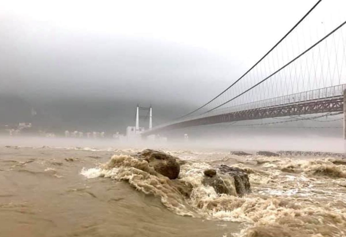 टिहरी–पौड़ी को जोड़ने वाला जानकी सेतु बदहाल, करोड़ों खर्च के बाद भी खस्ता हाल