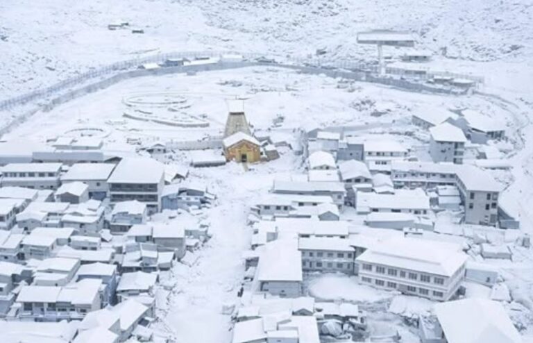 भारी बर्फबारी में भी सुरक्षित केदारनाथ धाम, जवान 24 घंटे मुस्तैद