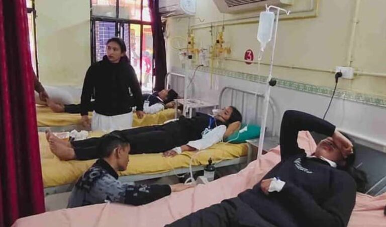 लोहाघाट पॉलिटेक्निक में केमिकल हादसा | सात छात्राएं और शिक्षिका बेहोश