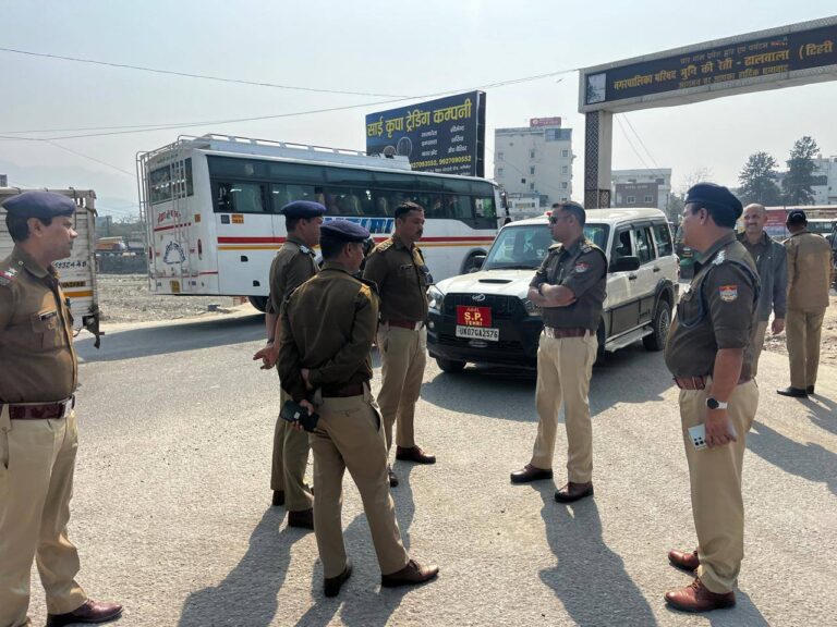 चारधाम यात्रा से पहले मुनि की रेती थाने का निरीक्षण, सुरक्षा और यातायात व्यवस्थाओं की समीक्षा 8 चारधाम यात्रा 2026 से पहले मुनि की रेती में पुलिस अलर्ट