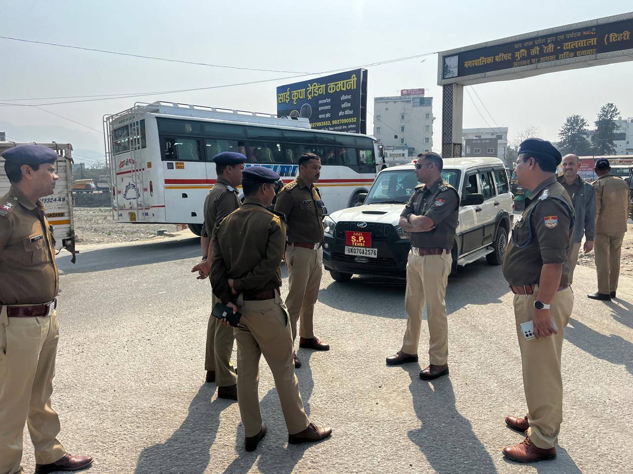 चारधाम यात्रा से पहले मुनि की रेती थाने का निरीक्षण, सुरक्षा और यातायात व्यवस्थाओं की समीक्षा 1 चारधाम यात्रा 2026 से पहले मुनि की रेती में पुलिस अलर्ट