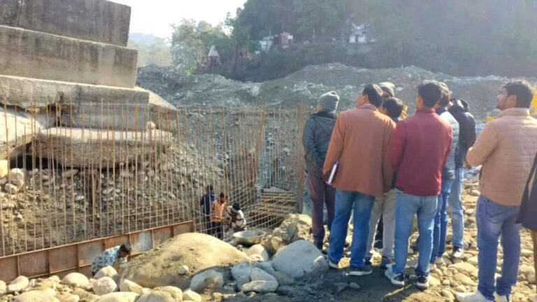 रामनगर: गर्जिया मंदिर के टीले पर सुरक्षात्मक कार्य तेज, मानसून से पहले अहम निर्देश 9 गर्जिया मंदिर टीले पर सुरक्षा कार्य तेज | मानसून से पहले तैयारी