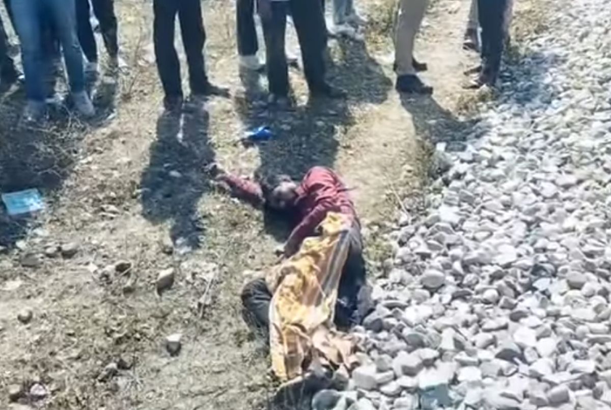 हरिद्वार-ऋषिकेश रेलवे ट्रैक पर ट्रेन की चपेट में आया पेंटर, एक पैर कटा 1 ऋषिकेश में ट्रेन हादसा | रेलवे ट्रैक पर पेंटर का पैर कटा