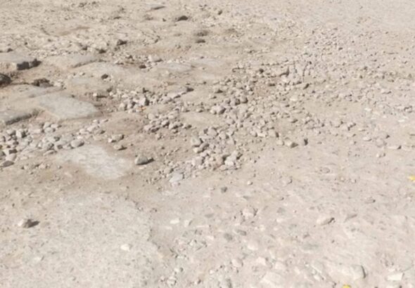 गंगा नगर में सीसी सड़क भी टूटी, अस्थायी मरम्मत साबित हुई नाकाफी