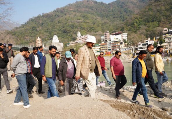 नदी तटों पर बाढ़ सुरक्षा कार्यों का जायजा, समयसीमा में काम पूरा करने के निर्देश