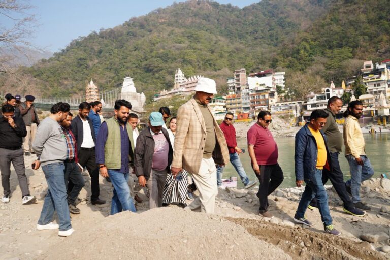 नदी तटों पर बाढ़ सुरक्षा कार्यों का जायजा, समयसीमा में काम पूरा करने के निर्देश